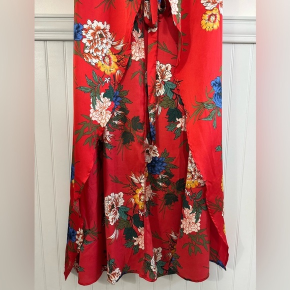 CLUB L LONDON Red Silk Floral Tie Front Short Sleeved Wrap Dress Size 8 - Picture 3 of 10